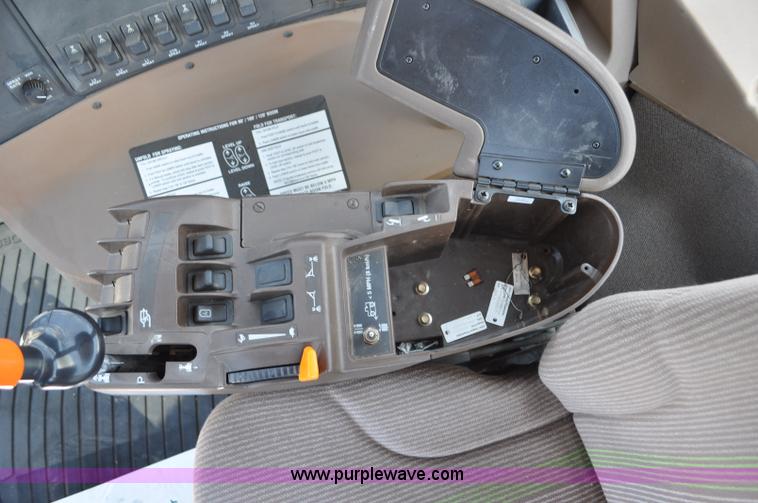 image for item G6133 2009 John Deere 4930 self-propelled sprayer