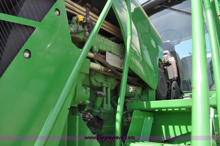 image for item G6133 2009 John Deere 4930 self-propelled sprayer