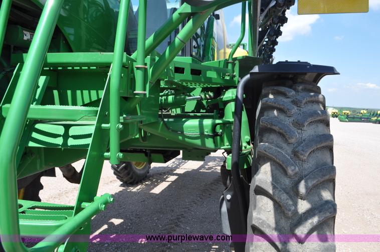 image for item G6133 2009 John Deere 4930 self-propelled sprayer