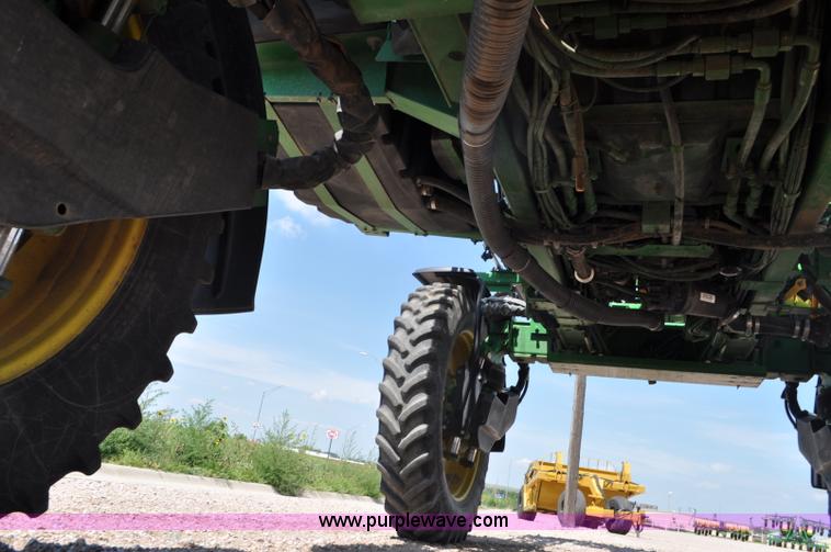 image for item G6133 2009 John Deere 4930 self-propelled sprayer