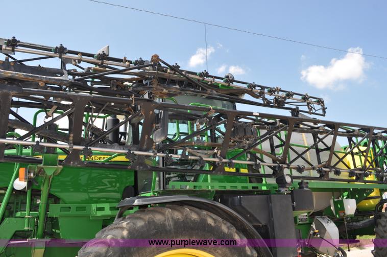 image for item G6133 2009 John Deere 4930 self-propelled sprayer
