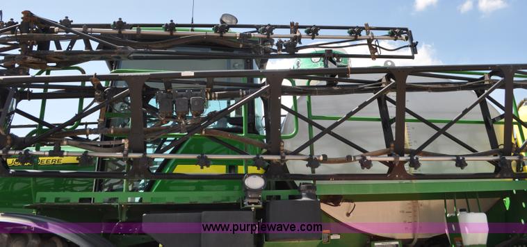 image for item G6133 2009 John Deere 4930 self-propelled sprayer