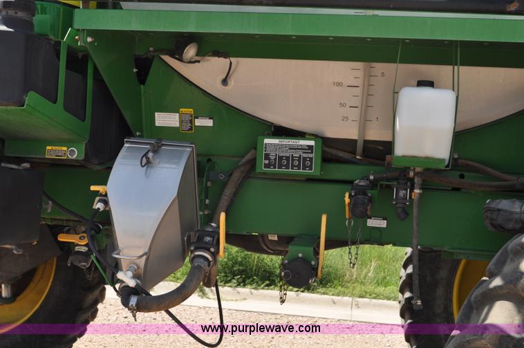 image for item G6133 2009 John Deere 4930 self-propelled sprayer