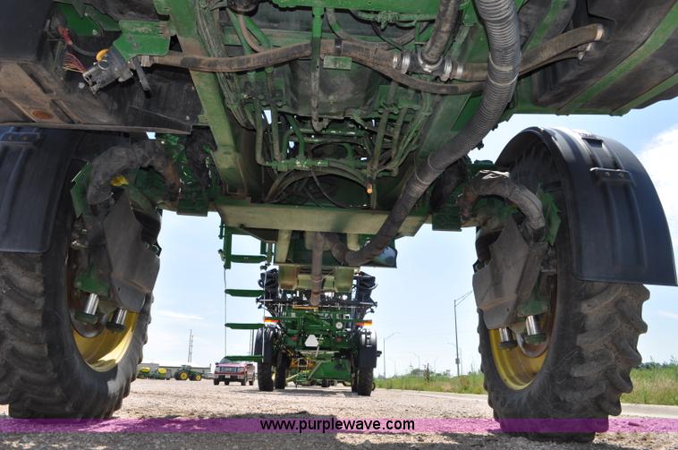 image for item G6133 2009 John Deere 4930 self-propelled sprayer