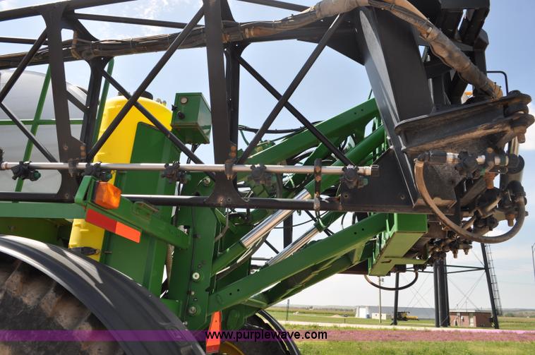 image for item G6133 2009 John Deere 4930 self-propelled sprayer