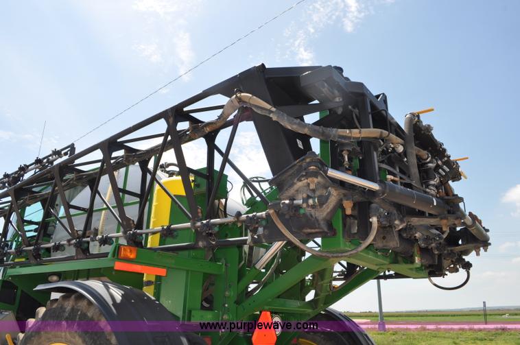 image for item G6133 2009 John Deere 4930 self-propelled sprayer