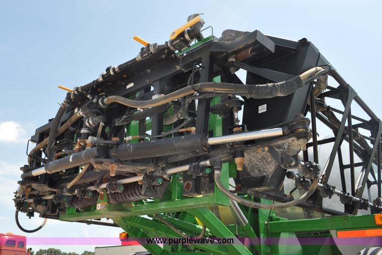 image for item G6133 2009 John Deere 4930 self-propelled sprayer