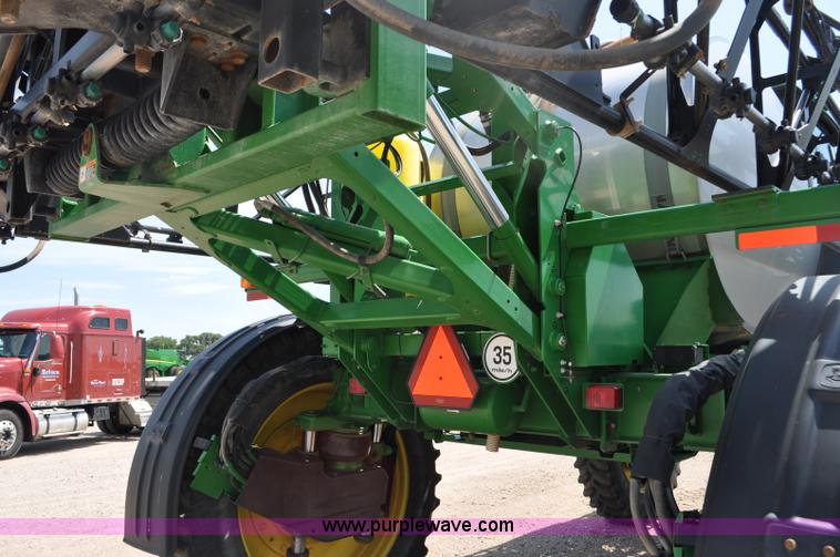 image for item G6133 2009 John Deere 4930 self-propelled sprayer