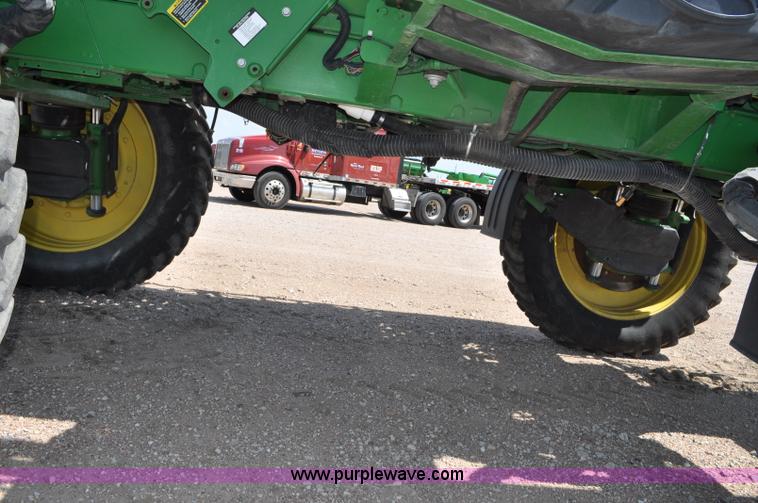 image for item G6133 2009 John Deere 4930 self-propelled sprayer