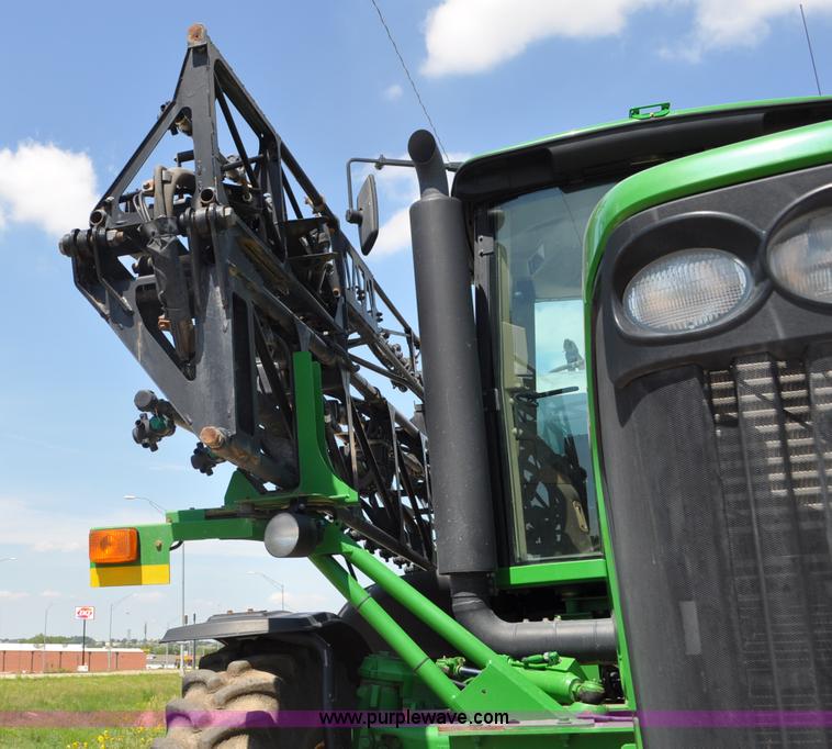 image for item G6133 2009 John Deere 4930 self-propelled sprayer