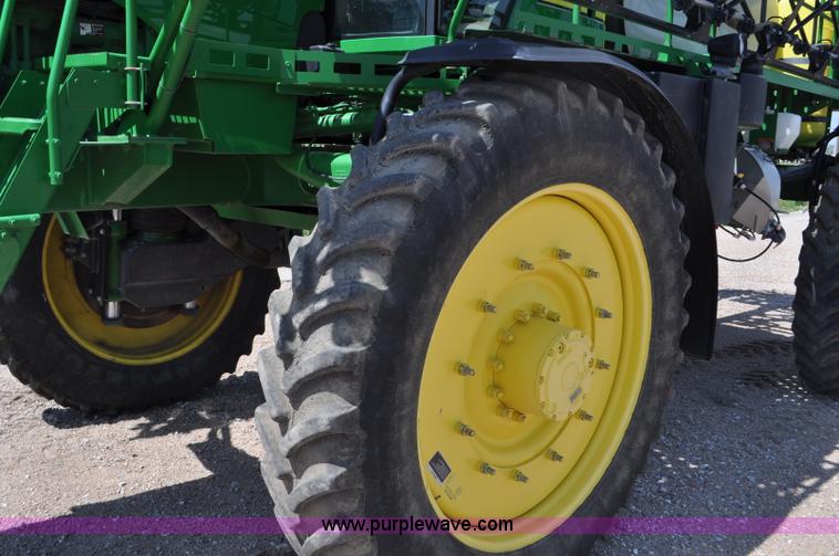 image for item G6133 2009 John Deere 4930 self-propelled sprayer