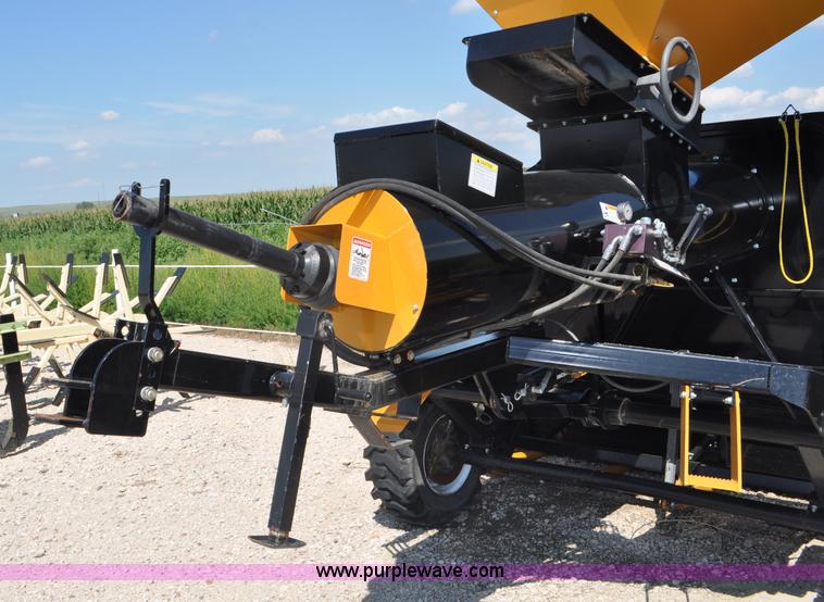 image for item G6135 2010 Koyker 1050 Stor-Mor grain bagger