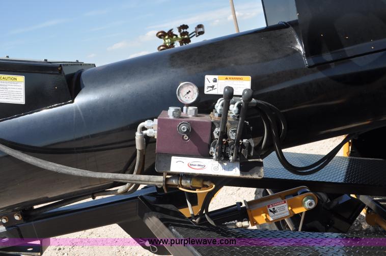 image for item G6135 2010 Koyker 1050 Stor-Mor grain bagger