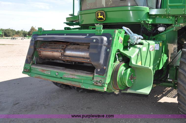 image for item G6138 2009 John Deere 9770 STS 2WD combine