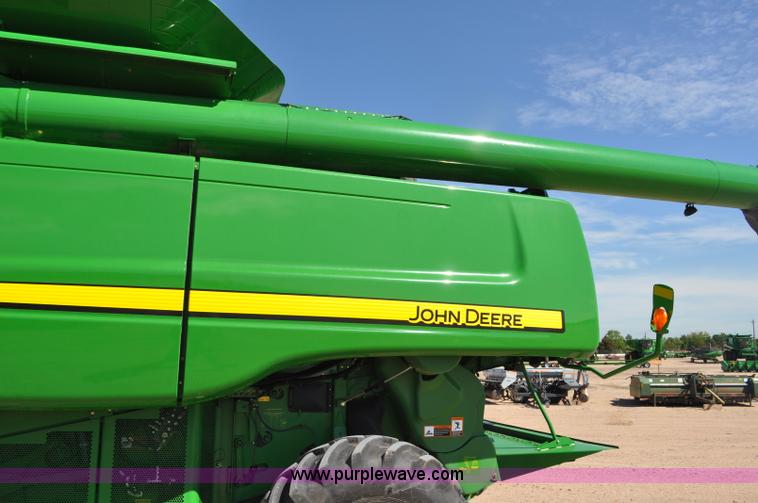 image for item G6138 2009 John Deere 9770 STS 2WD combine