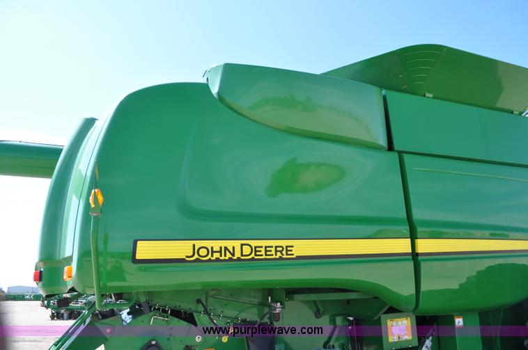 image for item G6138 2009 John Deere 9770 STS 2WD combine