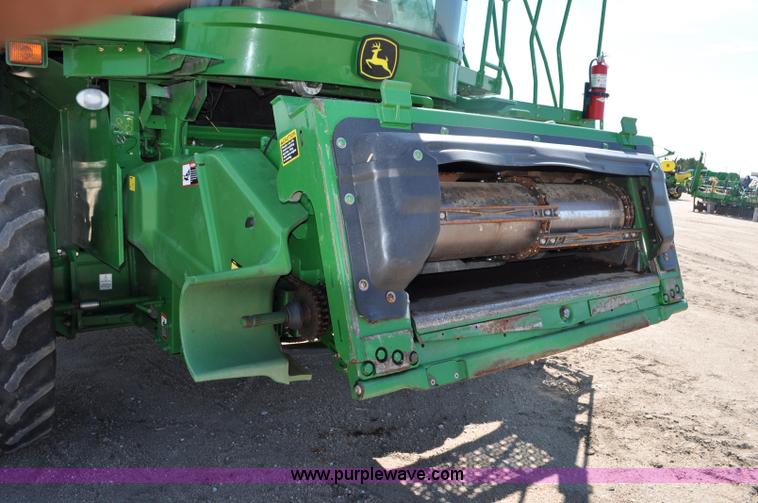 image for item G6138 2009 John Deere 9770 STS 2WD combine