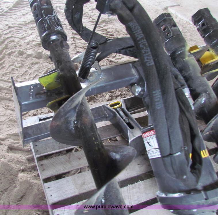 image for item AE9135 2011 New Holland auger