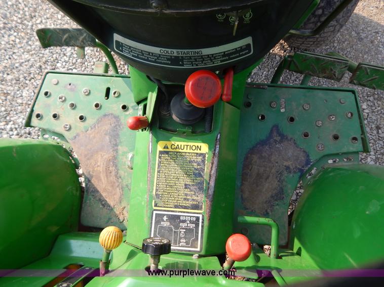 image for item AW9206 John Deere 770 MFWA tractor