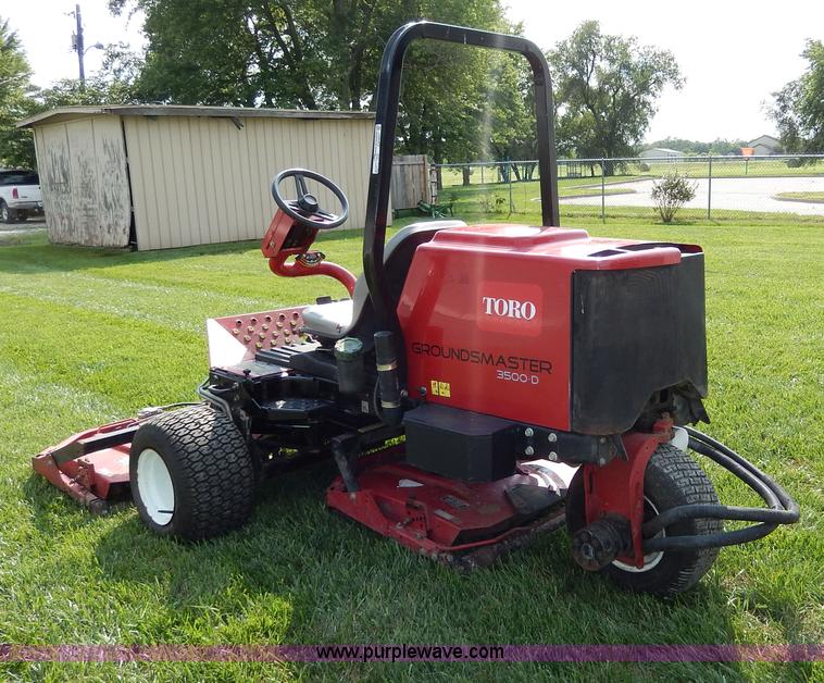 image for item AW9657 2004 Toro Sidewinder turf mower