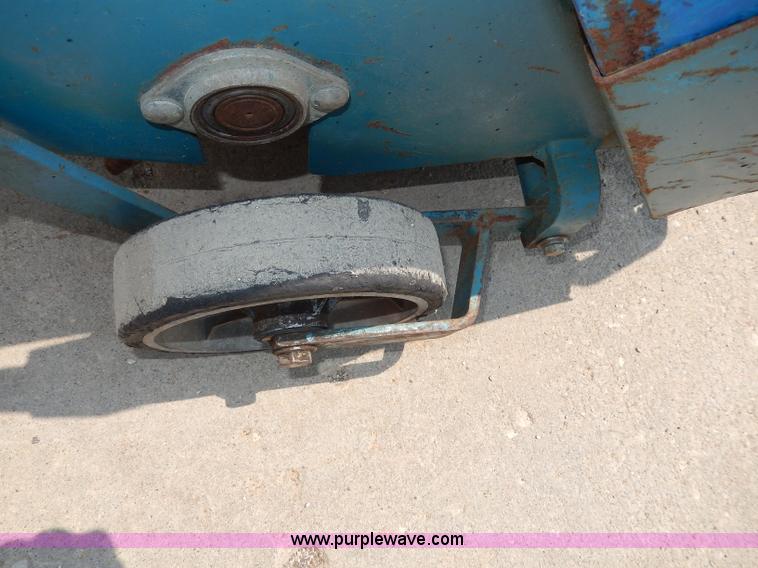 image for item AW9675 Bluebird lawn aerator
