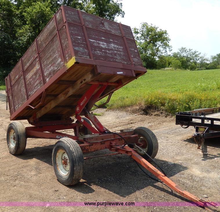 image for item AW9678 Lundell 5026 grain wagon