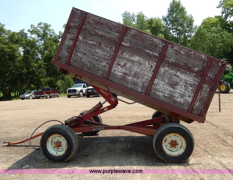 image for item AW9678 Lundell 5026 grain wagon