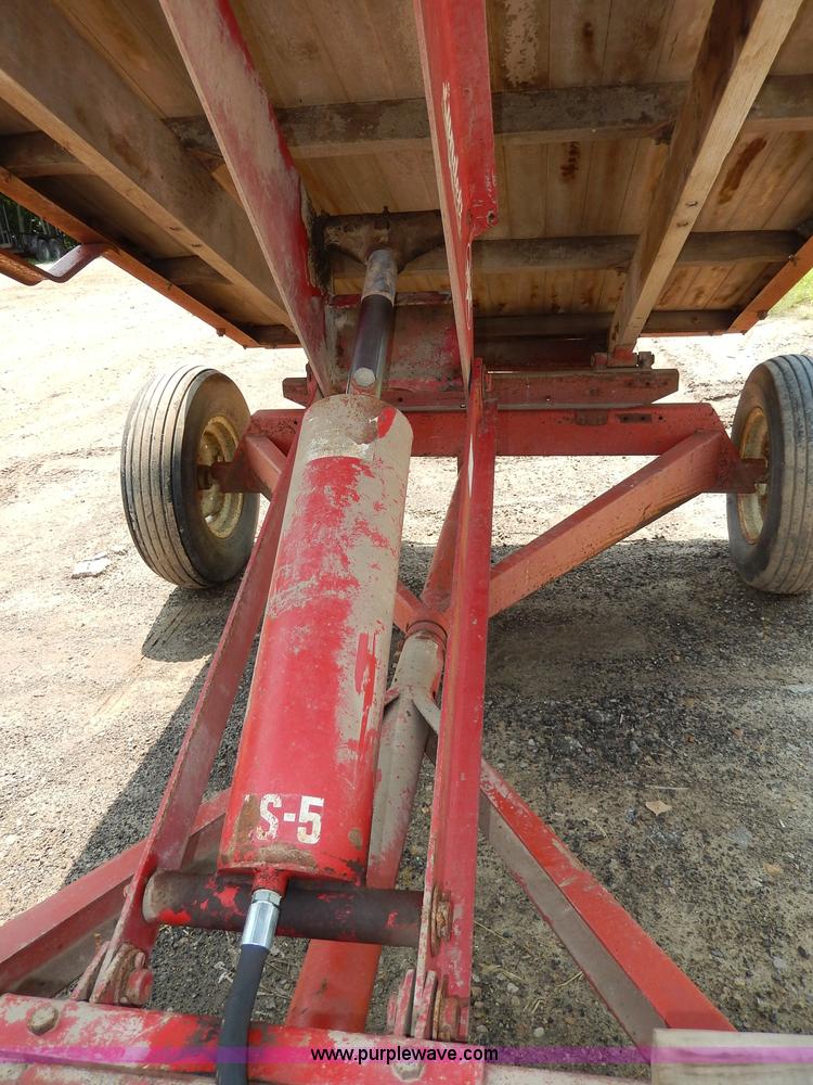 image for item AW9678 Lundell 5026 grain wagon