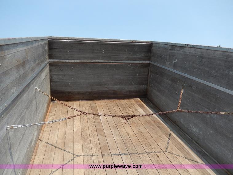 image for item AW9678 Lundell 5026 grain wagon