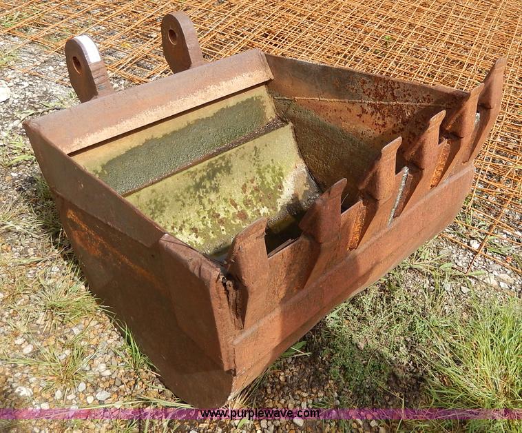 image for item AW9704 Six tooth bucket