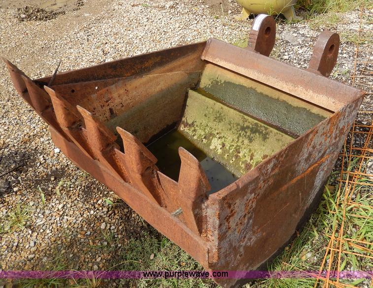 image for item AW9704 Six tooth bucket