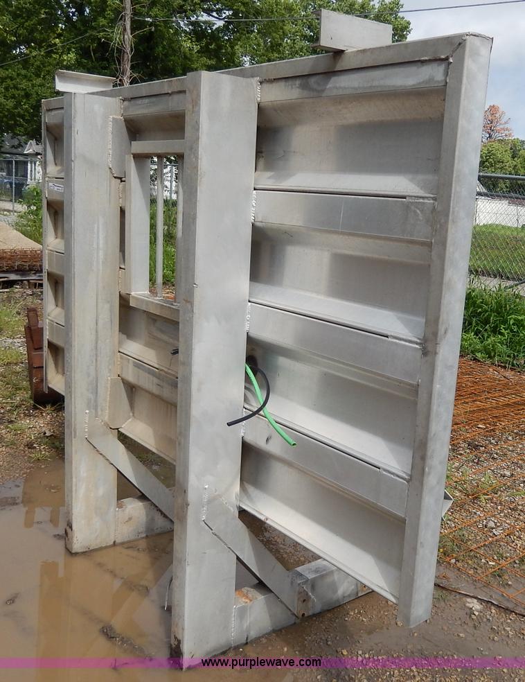 image for item AW9705 Semi truck headache rack