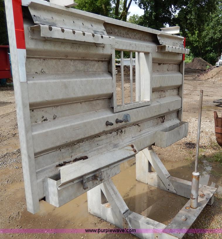 image for item AW9705 Semi truck headache rack