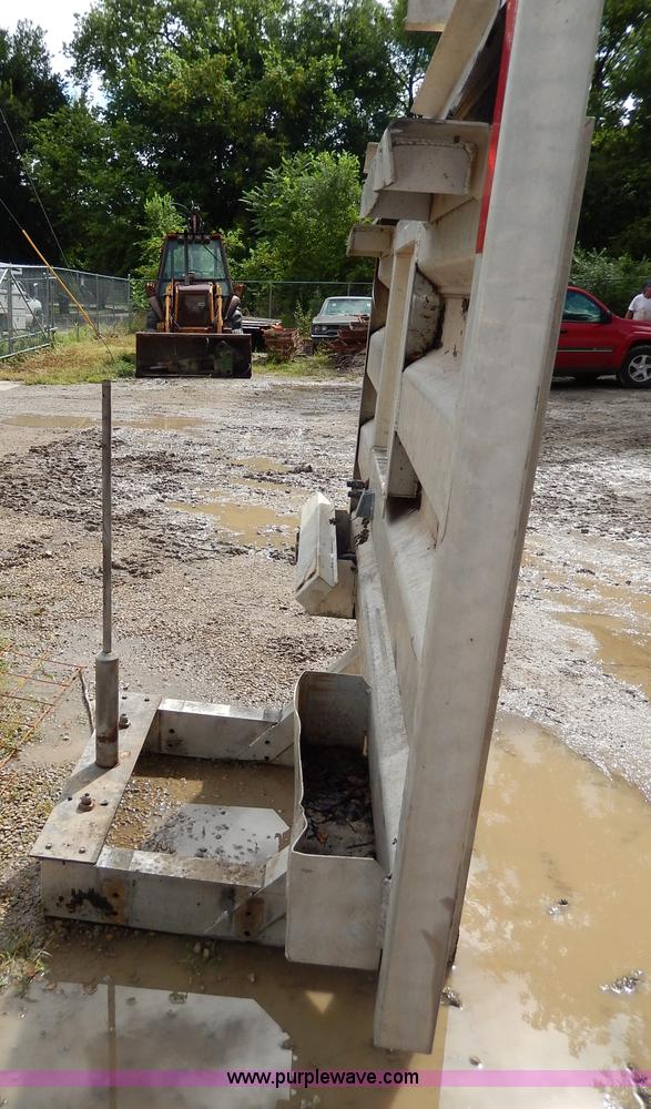 image for item AW9705 Semi truck headache rack