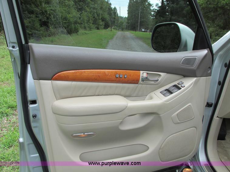 image for item B4794 2003 Lexus GX470 SUV