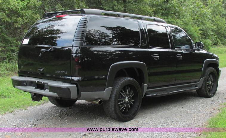 image for item B4795 2004 Chevrolet Suburban 1500 Z71 SUV