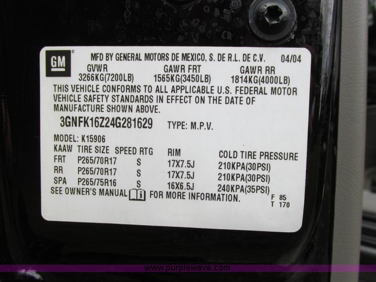 image for item B4795 2004 Chevrolet Suburban 1500 Z71 SUV