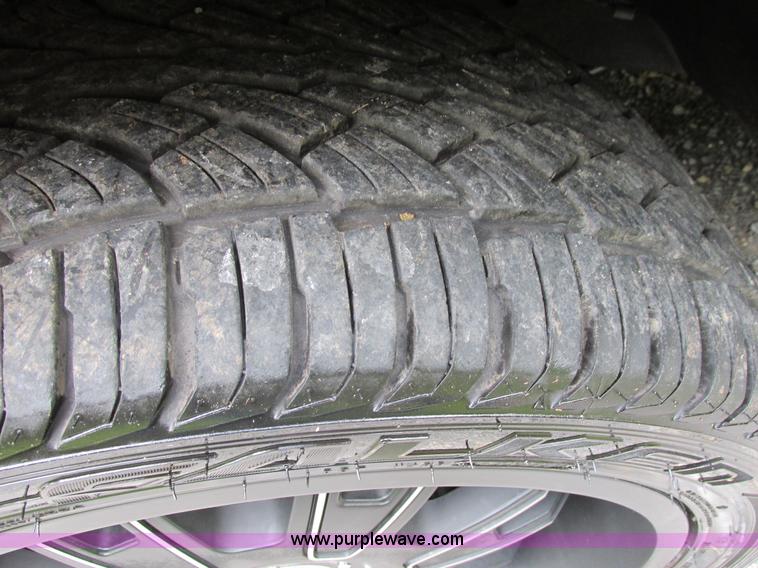 image for item B4795 2004 Chevrolet Suburban 1500 Z71 SUV