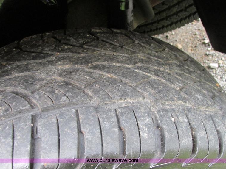 image for item B4795 2004 Chevrolet Suburban 1500 Z71 SUV