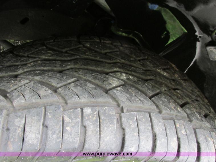 image for item B4795 2004 Chevrolet Suburban 1500 Z71 SUV