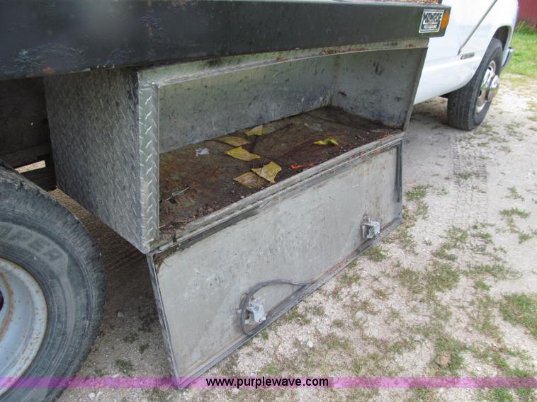 image for item D7459 1997 Chevrolet 3500 Cheyenne flatbed truck