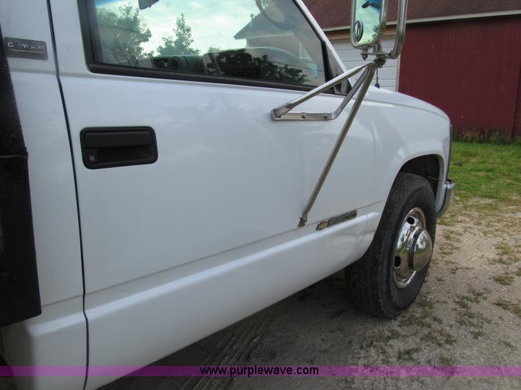 image for item D7459 1997 Chevrolet 3500 Cheyenne flatbed truck