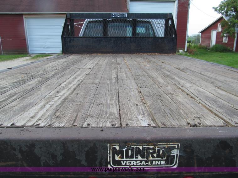 image for item D7459 1997 Chevrolet 3500 Cheyenne flatbed truck