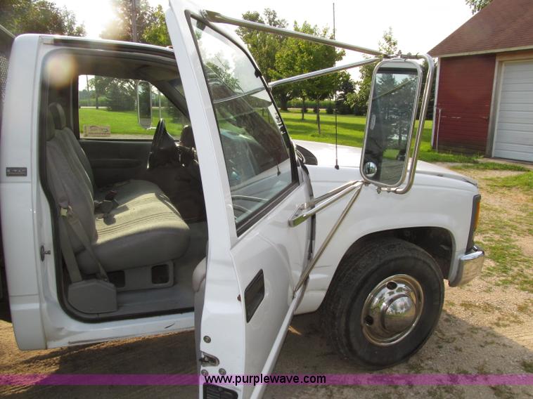 image for item D7459 1997 Chevrolet 3500 Cheyenne flatbed truck