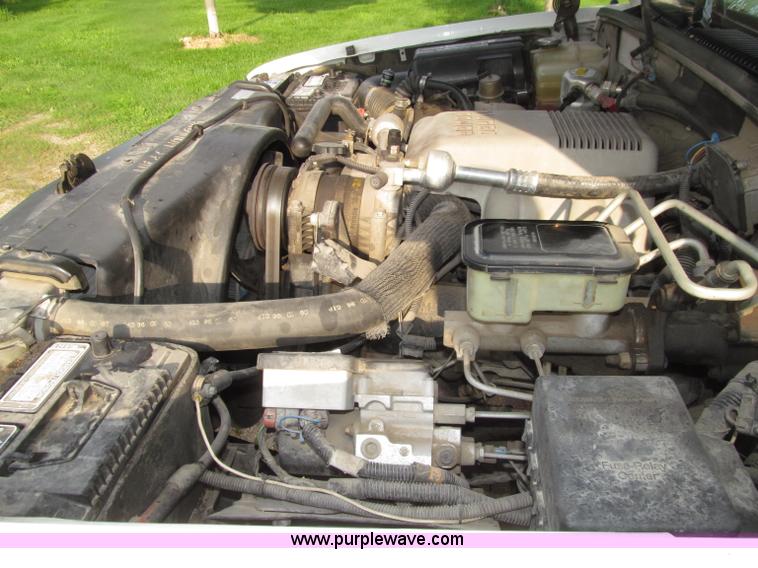 image for item D7459 1997 Chevrolet 3500 Cheyenne flatbed truck