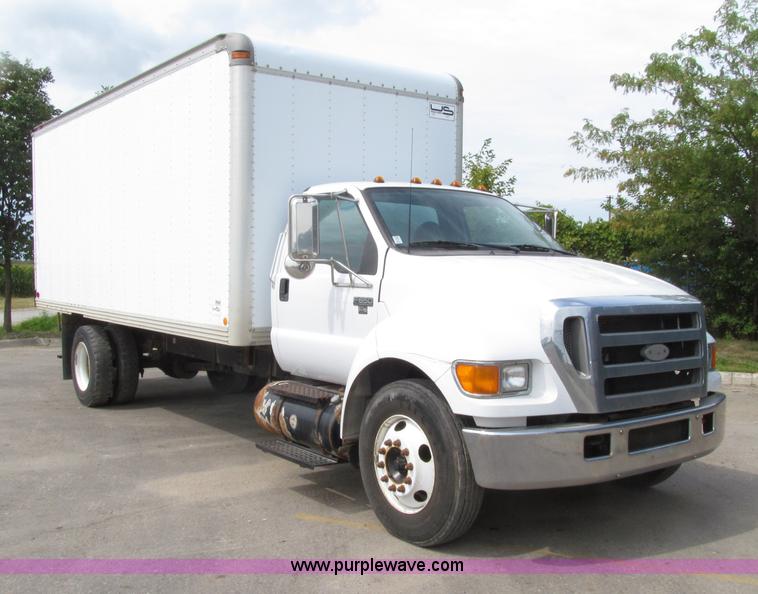 image for item D7462 2006 Ford F650 XL Super Duty box truck