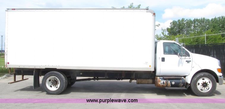 image for item D7462 2006 Ford F650 XL Super Duty box truck
