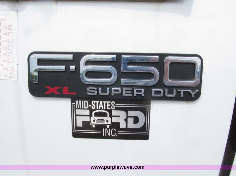 image for item D7462 2006 Ford F650 XL Super Duty box truck