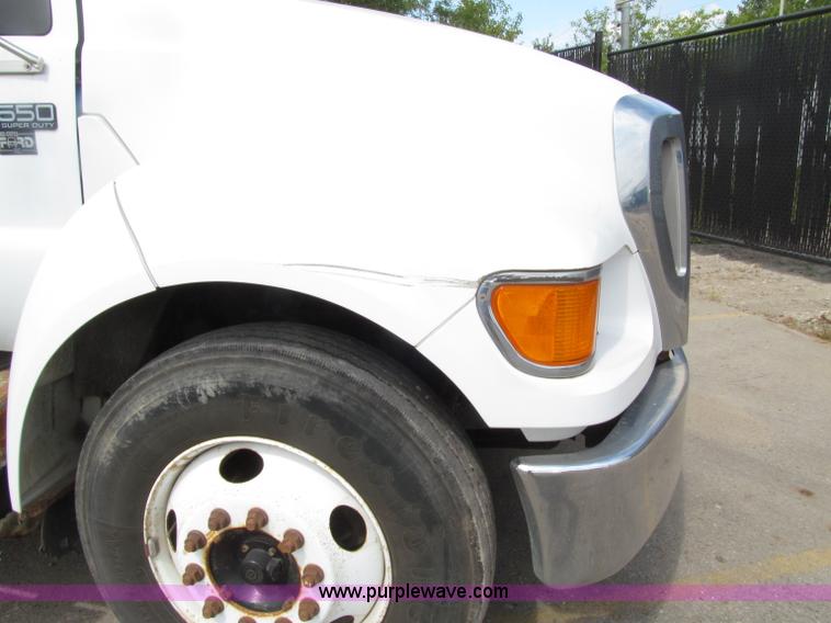 image for item D7462 2006 Ford F650 XL Super Duty box truck