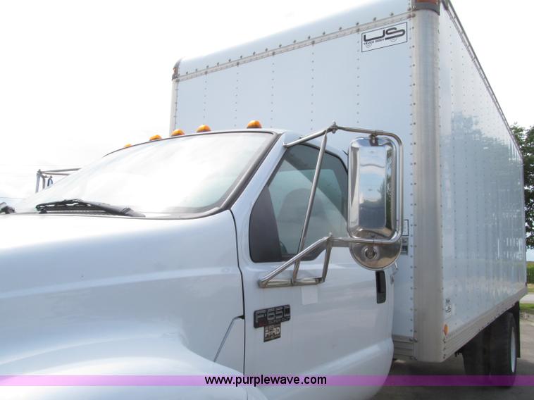 image for item D7462 2006 Ford F650 XL Super Duty box truck